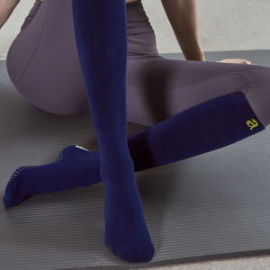 Womens Mid-Calf Yoga Socks Professional Anti-Slip Pilates Long High-Calf Indoor Special Use Five-Finger Yoga Fitness Socks