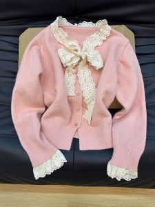 เสื้อสเวตเตอร์ถักคอวีแขนยาวสีน้ำเงินผ้าฝ้ายผสมคอตตอนผสมลูกไม้ผู้หญิงฤดูใบไม้ผลิและฤดูใบไม้ร่วงสไตล์ฝรั่งเศสหวานนุ่มเสื้อตัวบน