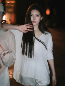 Loose Fit Long Sleeve V-Neck White Base Shirt Womens Style Thin Autumn Top Comfortable Korean Version Button Detail T-Shirt