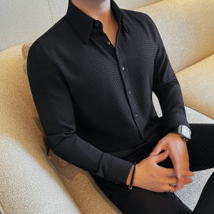 เสื้อเชิ้ตผู้ชายแขนยาวทรงหลวมสไตล์เมือง ผ้าโพลีเอสเตอร์ 4 ฤดู ไม่ต้องรีด ทรงปกติ คอโปโล ลายสก็อต ลำลอง แฟชั่น