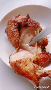 TEAM KITCHEN/ MARINADE GARLIC & PARSLEY FROZEN MID JOINT WING 600G/PKT HALAL