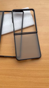 Ốp lưng Samsung Galaxy Z Fold 8 Ultra Z Fold 7  Z Flip 7 nhám viền màuchống bám vân tay ( Màu đen)