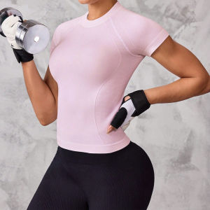 Womens short-sleeved sports top breathable and quick-drying fabric suitable for running and yoga