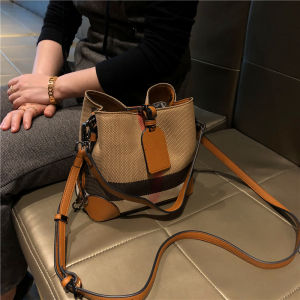 Hong Kong Brand Versatile Large Capacity Womens Crossbody Bag Fashionable Handheld Single Shoulder Bucket Bag Casual Print Design