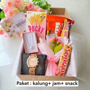 GIFTBOX KADO PACAR HADIAH CEWEK KADO ULANG TAHUN KADO ULTAH KADO ANNIVERSARY ANIVERSARI KADO VALENTINE VALENTIN HAMPERS CEWEK HADIAH WANITA PEREMPUAN BUKET COKLAT SNACK  KADO KOTAK WISUDA birthday gift hbd kado sugeng ambal warsa