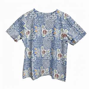 ❤️❤️New Lovely Floral Blue  Batik Stamp Blouse❤️❤️