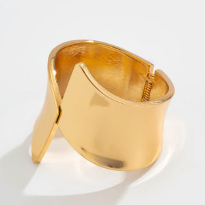 Fashionable Geometric Spring Metal Bracelet for Women Irregular Design High-End Feeling Alloy Jewelry Accessory
