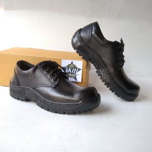 Sepatu Safety Ujung Besi Kulit Tali Low internasional