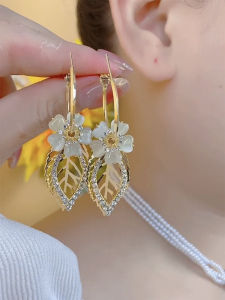 Trendy Cats Eye Stone Flower Leaf Earrings Unique Design High End Feeling Elegant Lightweight Luxury Ear Jewelry for Women