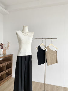 2025 Summer New French Style Knitted Vest Womens Slim Fit Pure Color Shoulder Angle Design Casual Commute Fashion Top