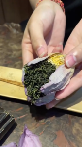 [Bảo Hành] Combo 2 hộp Trà sen Hồ Tây Đại Thọ nguyên bông sấy thăng hoa Codytea