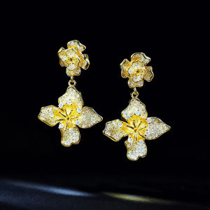 SEQUITO Luxury Brides Clothes Accessories Micro Pave AAA Cubic Zirconia Sparkly Four-leaf flower Pendant Gold Color Drop Earrings SE1008