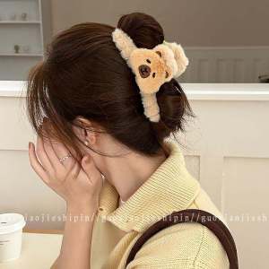 Adorable Double-Sided Plush Hair Claw Large Shark Clip Autumn Winter New Style Fashionable Hair Accessories Tail Clip Headwear