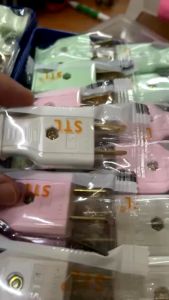 ปลั๊กตัวผู้ 2 ขาแบน ทองเหลืองเกรดดี ทองเหลืองแท้ ได้รับมตราฐาน มี มอก. ปลั๊ก ตัวผู้ ปลั๊กเสียบ คละสี กระแสไฟ10A 250V 2ชิ้น พร้อมส่ง