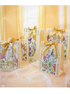 Luxurious Handheld Birthday Gift Bag Vintage High-End Carry-On Paper Bag Elegant Packaging Shopping Bag for Special Occasions