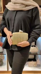 Waiwai Clutch Tas Kondangan Wanita Selempang Glitter Seserahan Pernikahan - Simple Elegan Kode 1188 - Ukuran 19.5 x 12.5 x 4.5 cm - Material Glitter, Diamond, Pearl, Metal (READYSTOCK)