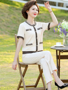 ชุดสองชิ้นฤดูร้อนสำหรับคุณแม่วัยกลางคน ชุดลำลอง แฟชั่น 2025 ใหม่ วันแม่ ผู้หญิงวัยกลางคนและผู้สูงอายุ ชุดฤดูร้อนที่ทันสมัย เสื้อผ้าผู้หญิง