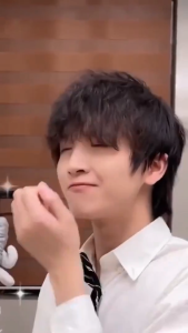 Gel Pembersih Lidah BOOM EELHOE: Solusi Bau Nafas dan Panas Dalam