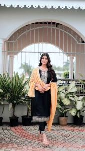 PRE ORDER 15 DAYS - READYMADE PUNJABI SUIT