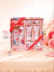 Cath Kidston | Bộ Quà Tặng Lotion Tắm & Dưỡng Thể Velvet Rose