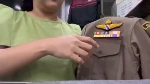 แผ่นกระดานแม่เหล็ก ปีกร่มตำรวจและปีกร่มกองบิน ปีกร่มตำรวจและกระโดดหอด้วยเครื่องประดับแม่เหล็ก