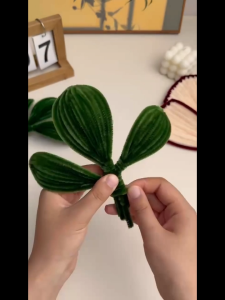 ลวดกำมะหยี่ ด้ายกำมะหยี่บิด 100 ชิ้น ขนนุ่มฟู ยาว 30 cm หนา0.6mm งานฝีมือ DIY