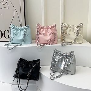 กระเป๋าสะพายไหล่(GC-150) หนังพียูแข็งแรง กันน้ำได้ สวยสะดุดตา เก็บของได้เยอะ สายโซ่ถักสวยงาม ใช้งานง่าย ดีไซน์ใหม่