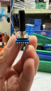 Potensio Putar 6 Pin B50k Stereo Kaki 6 Tekuk B503