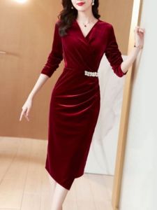 Velvet Long Sleeve Dress Womens Mid-Length Wrap Body Autumn Winter Fashion Elegant Red Colorful Polyester High Waist A-Line Skirt