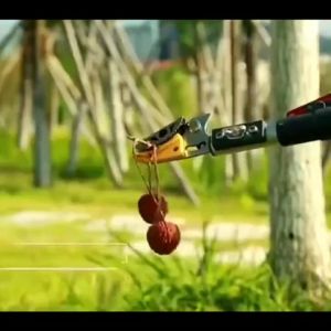 มัลติฟังก์ชั่น 3-in-1 กรรไกรตัดห กรรไกรตัดหนีบ กรรไกรตัดหนีบผลไม้ด้ามยาว(กรรไกรยาว 1.5-4 เมตร) เมื่อสไลด์เก็บ ยาว1.5-4 เมตร (แถมฟรีใบเลื่ยสำหรับตัดกิ่งไม้ใหญ่) กรรไกรหนีบกิ่งไม้ เสายืดไสลด์ กรรไกรเก็บผล กรรไกร กร