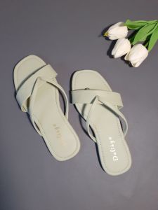 Sandal Teplek Wanita Kekinian Silang Jepit D04