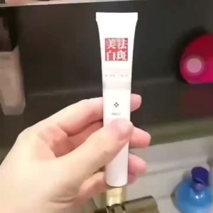Original BUY1GET1 Freckle Removal Cream Whitening Anti Melasma Removal and Dark Spots Cream Effective Acne Scars 20g