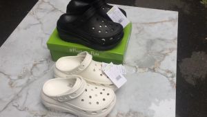 [mẫu mới] Dép sục Crush bóng nữ đế cao 8cm đi rất đầm chân hipp hop PB167 tặng 10 charm