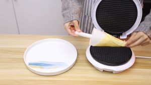 SONIFER Alat Pembuat Kerucut Es Krim Ice Cone Maker / Stroopwafels / Semprong SF-6034