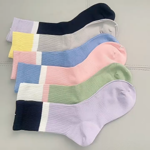 CEEKEY ถุงเท้าขนาดกลาง ถุงเท้าผ้าฝ้ายสำหรับสุภาพสตรีฤดูร้อน ถุงเท้ากีฬาขนาดกลางสำหรับฤดูใบไม้ผลิและฤดูใบไม้ร่วง