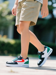 [🚚จัดส่งจากกรุงเทพฯ] รองเท้าผ้าใบสำหรับเด็กสำหรับเด็กชายอายุ 6-12 ปีรองเท้าผ้าใบกันลื่นสบายรองเท้าแฟชั่นอินเทรนด์