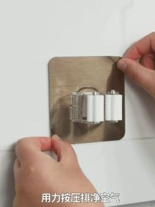 Móc Treo Cây Lau Nhà Maiha Móc Kẹp Chổi Nhà Tắm Dán Tường Chịu Lực Ánh Kim Cao Cấp BẢN LỚN 8x8cm