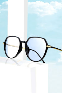 Blue Light Blocking Reading Glasses for Women: Superior Eye Protection & Lightweight Diopters