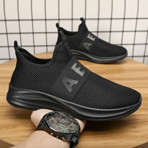 รองเท้าวิ่งแบบสวมสำหรับผู้ชาย รองเท้าลำลองแบบสวมสบาย น้ำหนักเบา ระบายอากาศได้ดี ทรงสปอร์ต วัสดุตาข่าย รองเท้าบู๊ตส้นแบน