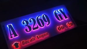 Plat Motor Custom Timbul Chrome LED Floos