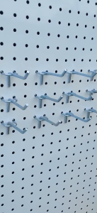 {Combo 20 Móc} Móc bổng cài tấm tôn đục lỗ cài bảng Pegboard treo phụ kiện đa năng