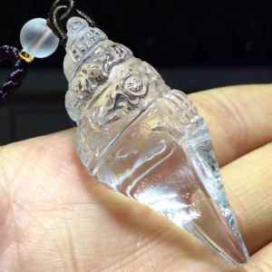 Natural white crystal Buddhist articles snail pendant ✨\ud83d\ude4f snail is a symbol of good luck and perfection is the eight auspicious phase of Tibetan one of the eight treasures of Tibet \ud83c\udf43 size: 49*21mm