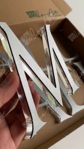 Chữ alu màu xước bạc dày 10mm chữ nổi số nổi chữ dán tường decor trang trí sang trọng