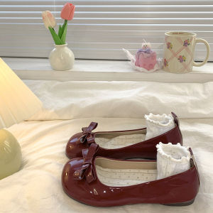 รองเท้า Mary Janes ส้นแบนสีแดงสไตล์ฝรั่งเศสสำหรับผู้หญิง รองเท้าแฟชั่นฤดูใบไม้ผลิและฤดูใบไม้ร่วงแบบสวมสบาย ส้นเตี้ย รองเท้าลำลอง