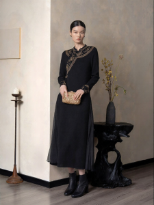 New Chinese Style Wool Knitted Dress for Autumn and Winter