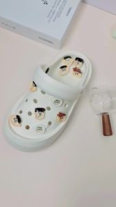 Bộ 10 Charm Sticker chủ đề Shin trong suốt Mayto gắn Dép Cross Dép Sục Cá Sấu JB-169