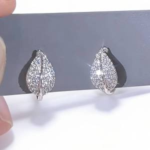 Huitan Fresh Style Leaf Shaped Women Hoop Earrings Elegant Party Wedding Lady Accessories Chic Jewelry Inlaid Shiny CZ for Daily