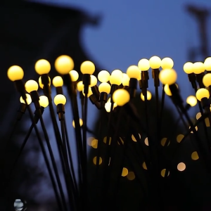 LED Solar Firefly Light Outdoor Waterproof IP65 8 LED Solar Powered Landscape Lighting Starr Burst Swaying Garden Light for Pathway Lawn Garden Decoration