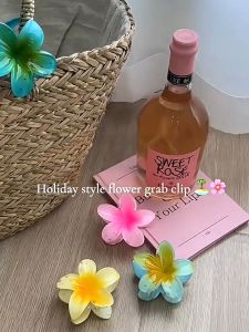 【 In Stock 】Hot Selling Flower Hairpins Simulated Phalaenopsis/Plumeria Hairpin Womens Seaside Holiday Flower Headdress Klip Rambut Bunga 花朵发夹