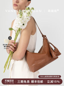 Luxurious Light Shoulder Bag Womens Hobo Bag Top Layer Vegetable Tanned Cowhide British Style Soft Fabric Lining Zipper Closure